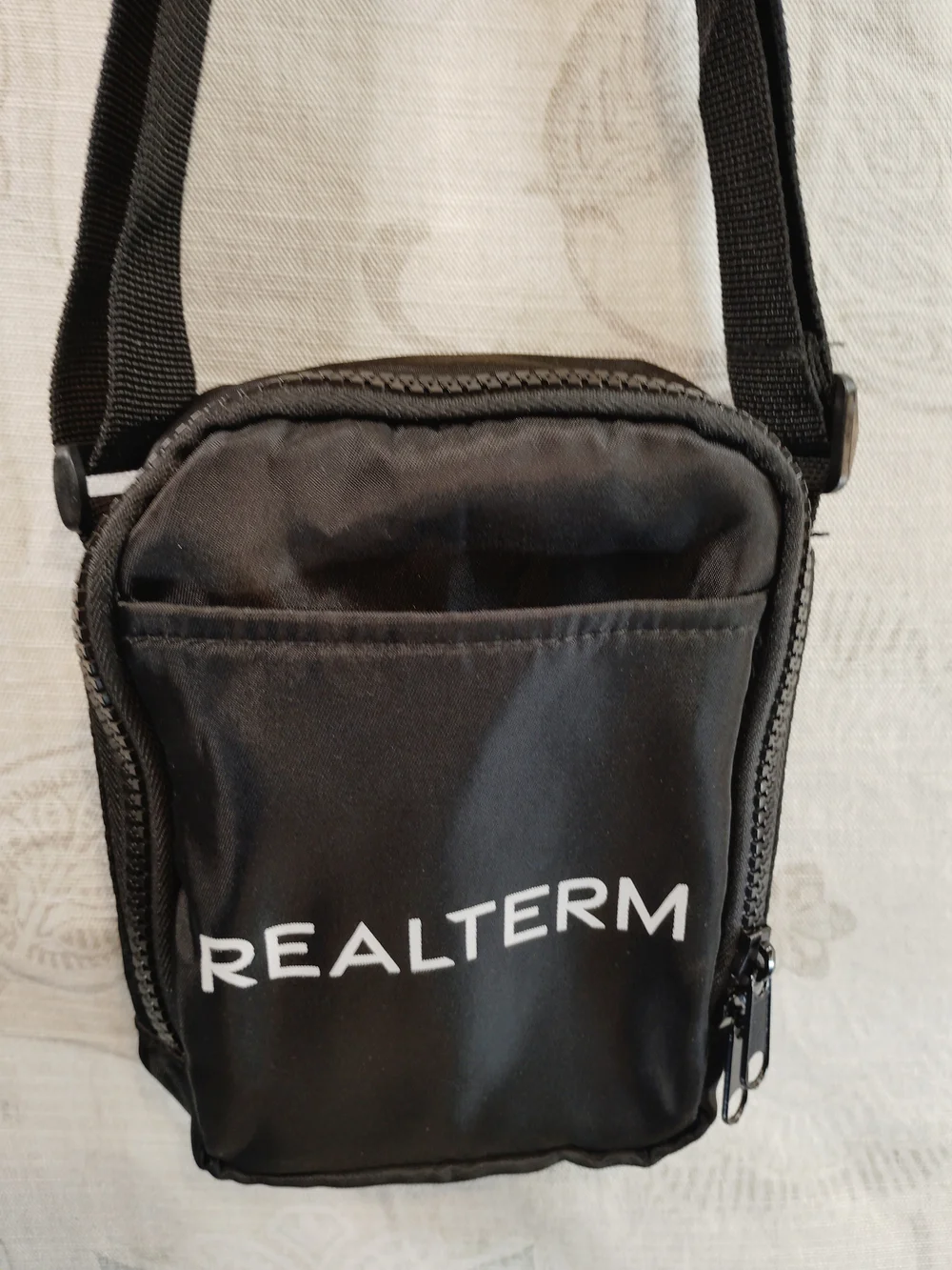 Hit Black  Compact Messenger/ Crossbody Bag